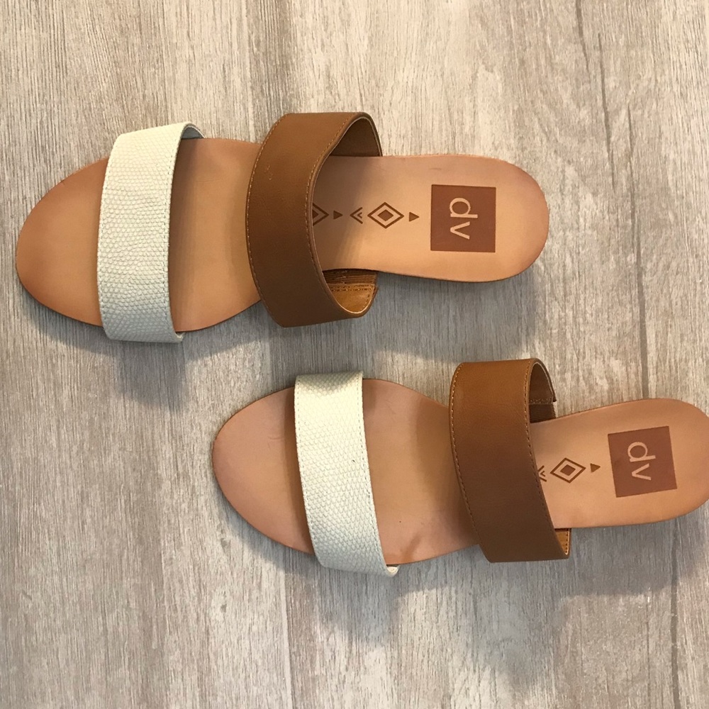 New never worn 1/4 inch heel super classy slip on sandal